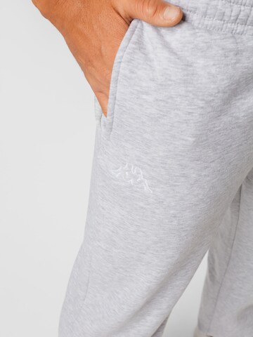 KAPPATapered Sportske hlače 'Snako' - siva boja