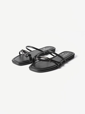 Sandale de la KOROSHI pe negru
