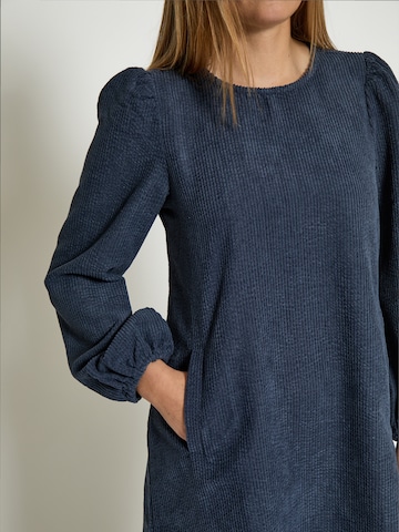 Abito 'Betty' di Peppercorn in blu