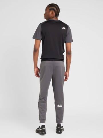 THE NORTH FACE Tapered Sporthose in Grau