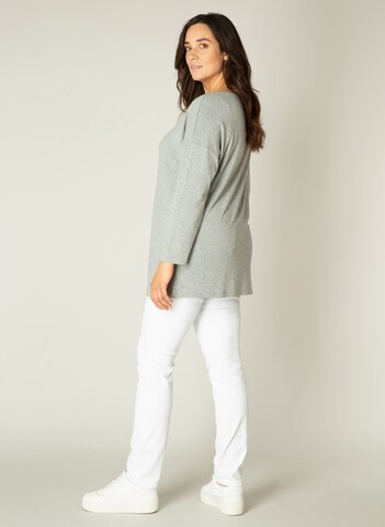 BASE LEVEL CURVY Shirt 'Adele' in Grau