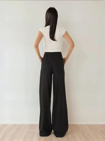 Wide Leg Pantalon à pince Hiccup en noir