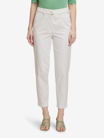 Coupe slim Pantalon Betty & Co en blanc : devant