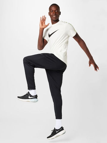 Tricou de la Nike Sportswear pe alb
