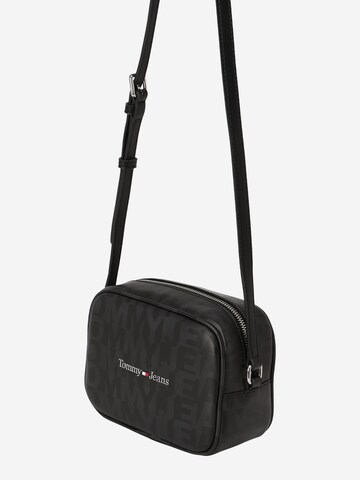 Tommy Jeans Crossbody Bag in Black: front