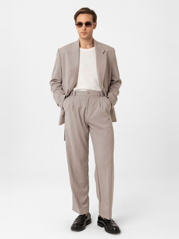 Regular Pantalon à plis 'Rubras' Antioch en beige