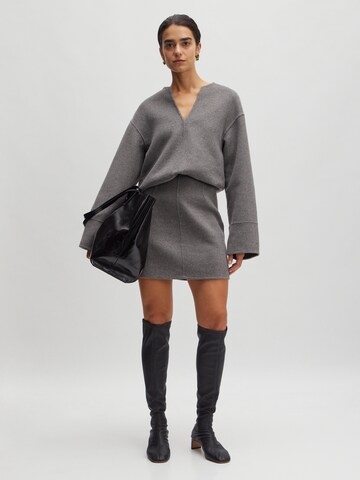 Tunica 'Abby' di EDITED in grigio: frontale