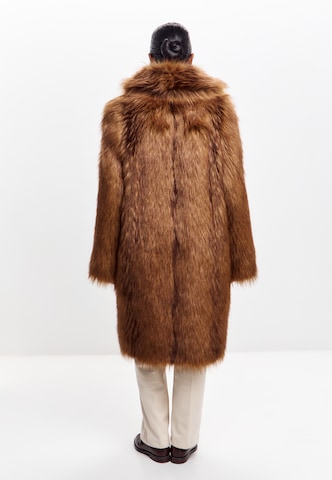 CESARE GASPARI Wintermantel in Bruin