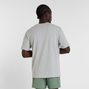 new balance Shirt 'Heritage' in Grijs
