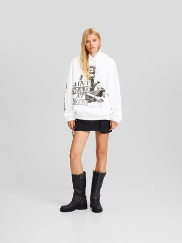 Sweat-shirt Bershka en blanc