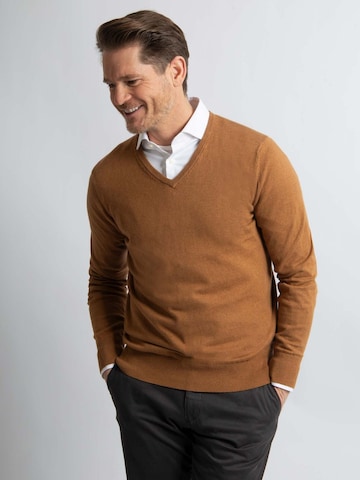 Steppin' out Sweater in Brown: front