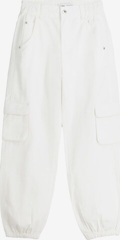 Pantaloni cargo di Bershka in bianco: frontale