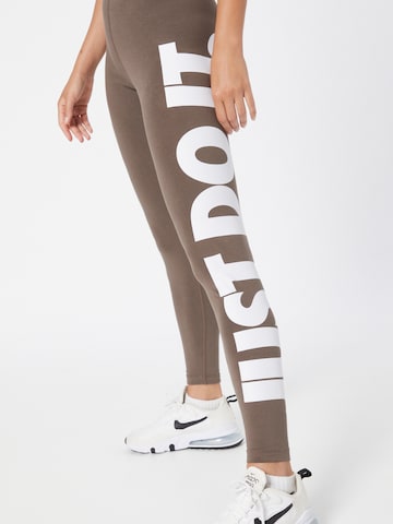 Nike Sportswear Skinny Legíny 'Essential' – hnědá