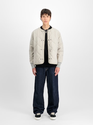 ALPHA INDUSTRIES Tussenjas in Beige: voorkant