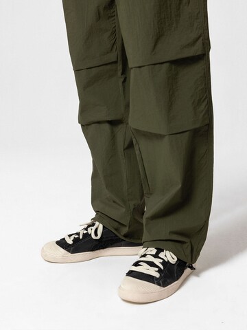 Wide leg Pantaloni cargo 'Copperas COVE' di VAMOS CLO in verde