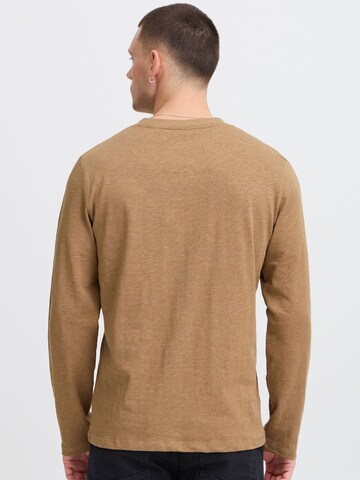 BLEND - Camiseta en marrón