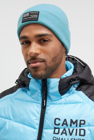 CAMP DAVID Beanie in Blue: front