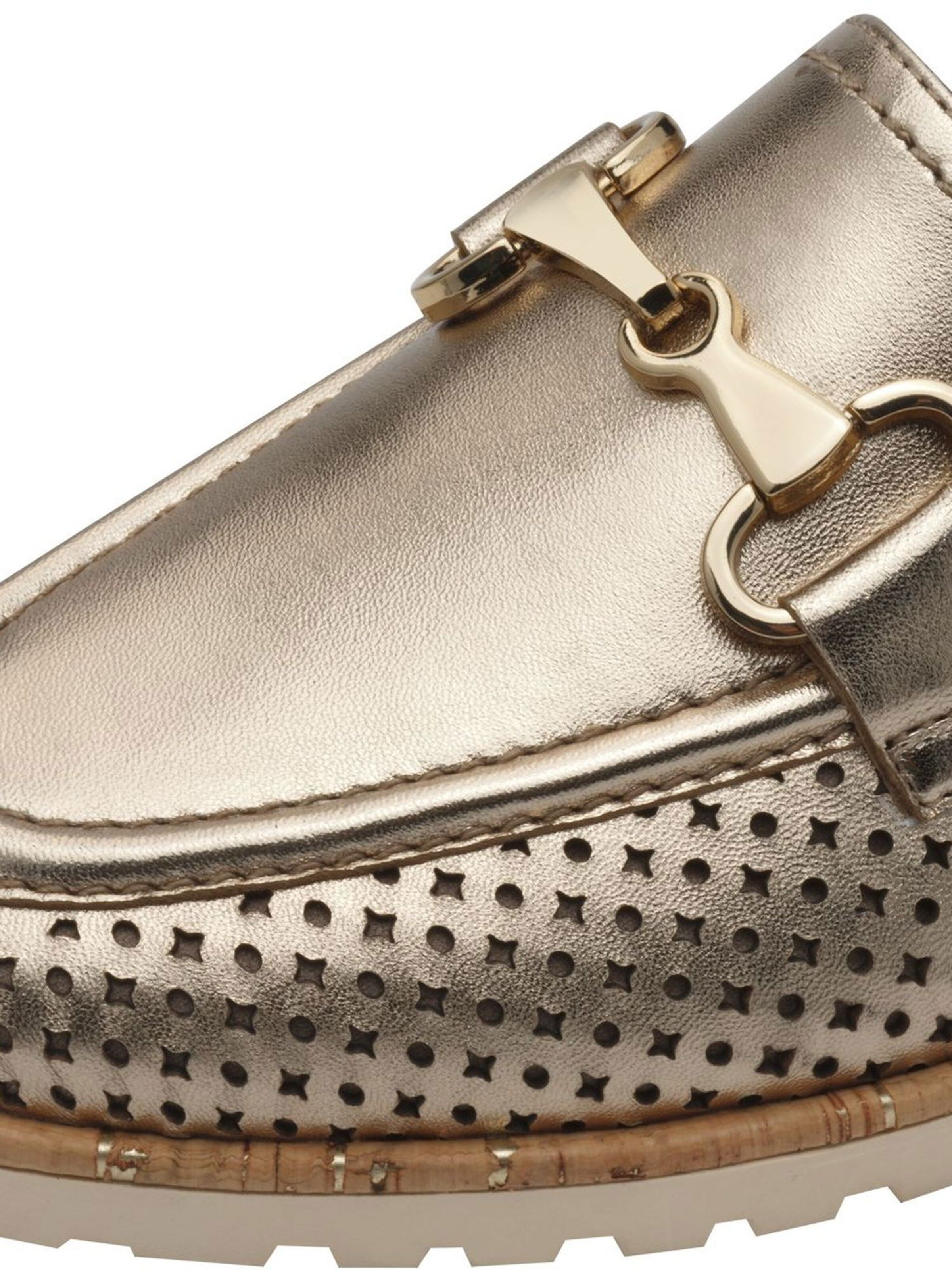 Tamaris Classic Flats in Bronze