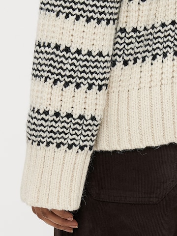 Vero Moda Petite Sweater 'VMSKYE' in Beige