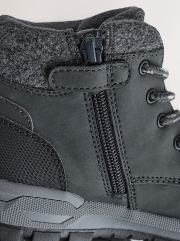Next - Botas en gris