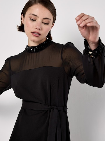 Apricot Dress ' ' in Black