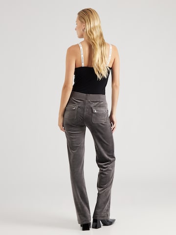 Juicy Couture Regular Панталон 'DEL RAY' в сиво