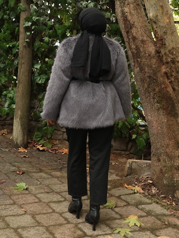 MODAMIHRAM Tussenparka in Grijs