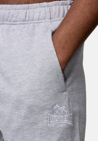 Regular Pantalon LONSDALE en gris