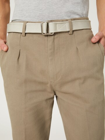 DAN FOX APPAREL Belt 'Henning' in White: front