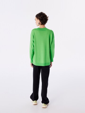 Twist Sweater in Green