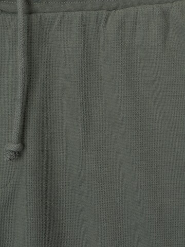 Largi Pantaloni de la Pull&Bear pe verde