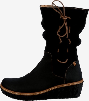 EL NATURALISTA Boots in Black
