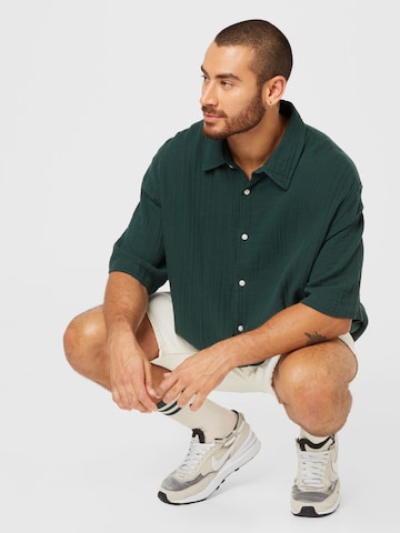 WEEKDAY Comfort fit Button Up Shirt in Green