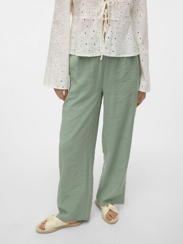 VERO MODA Loosefit Hose 'QUEENY' in Grün