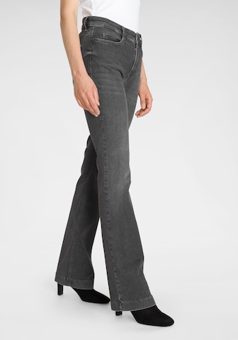 MAC Bootcut Jeans in Grau