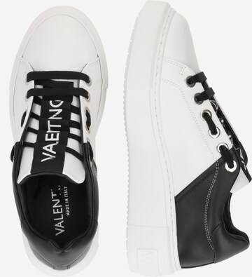 Sneaker bassa di Valentino Shoes in bianco