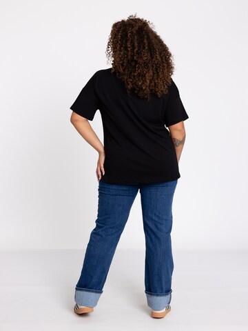 YOEK T-Shirt in Schwarz