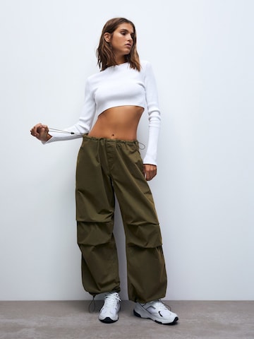 Loosefit Pantalon Pull&Bear en vert