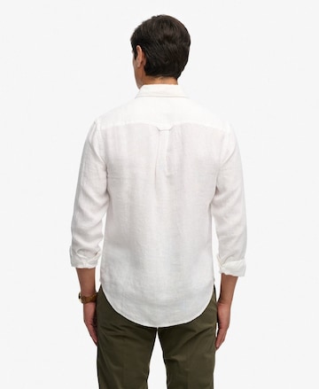 Coupe regular Chemise 'Riviera' Superdry & Co en blanc