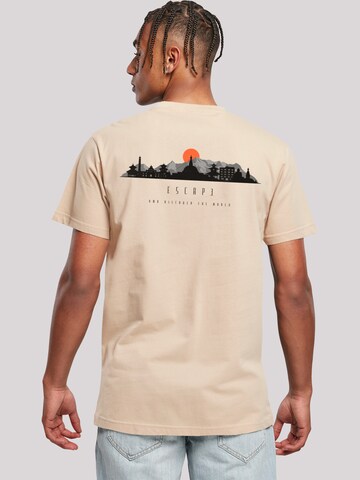 T-Shirt 'Escape Discover the World Asian Town' F4NT4STIC en beige : devant