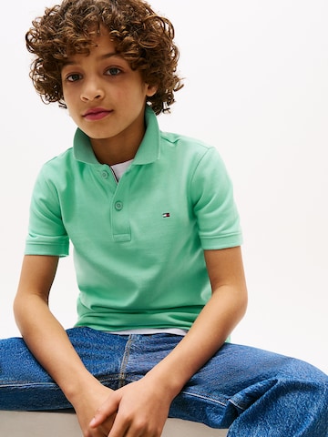 TOMMY HILFIGER T-Shirt 'Essentail' in Grün
