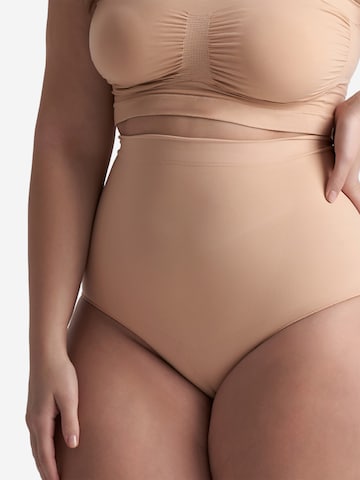 Slip scultant 'Soft Touch Seamless Mid Waist Brief' Bye Bra en beige