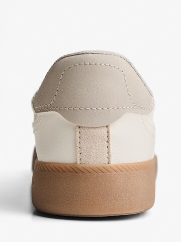 Bershka Sneakers in White