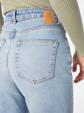 PIECES Regular Jeans 'Holly' in Blauw