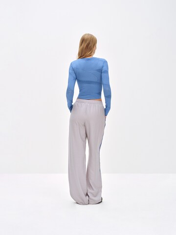 Wide leg Pantaloni di ABOUT YOU x Toni Garrn in blu