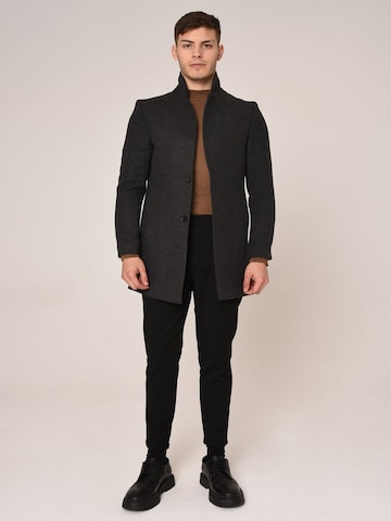 Antioch Between-seasons coat in Yellow: front