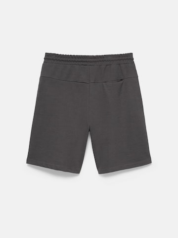 Loosefit Pantaloni di Pull&Bear in grigio