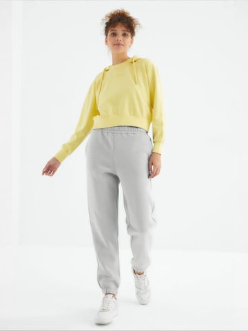 Regular Pantalon de sport 'Jogginghose' Tommy Life en gris