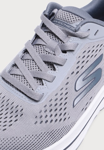 SKECHERS Nízke tenisky 'GO RUN CONSISTENT 3' - Sivá
