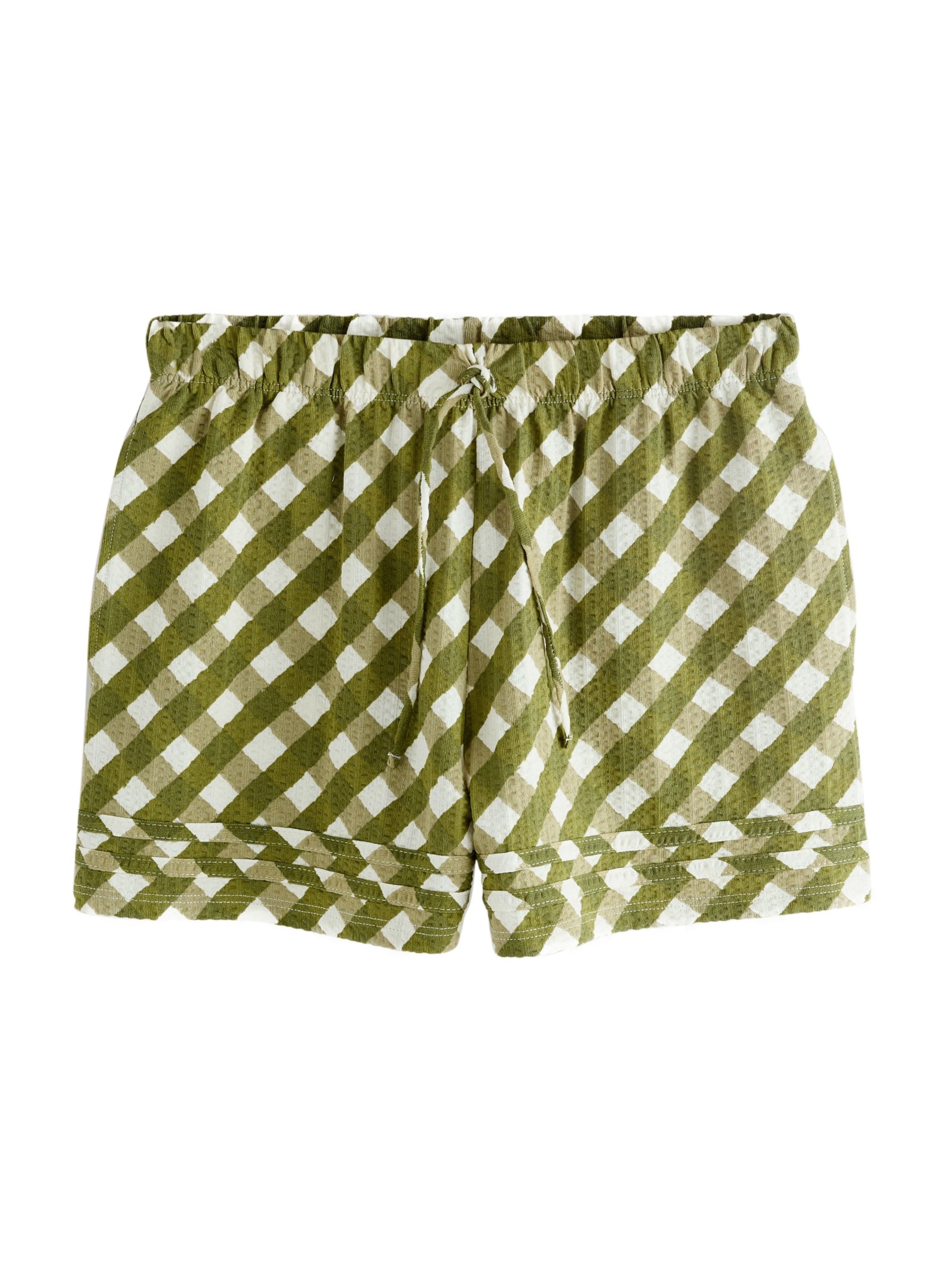 Next Regular Shorts in Grün: Vorderseite